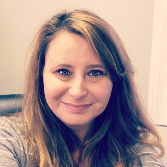 Meet your Posher, Janet - Picture 1 of 1